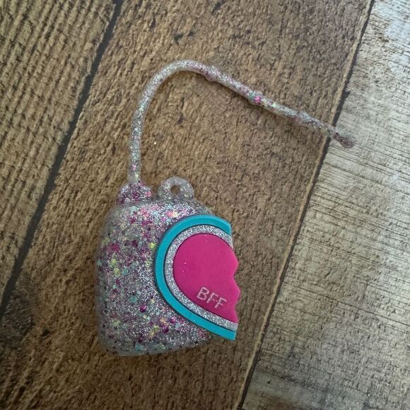 Bath & Body Works Pocketbac half heart BFF - Picture 1 of 2